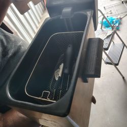 This item is a Presto ProFry immersion element deep fryer, used for cooking foods by submerging them in hot oil.
Features a powerful 1800-watt immersi