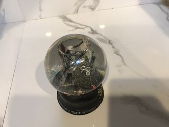 Halloween Nightmare before Christmas snow globe