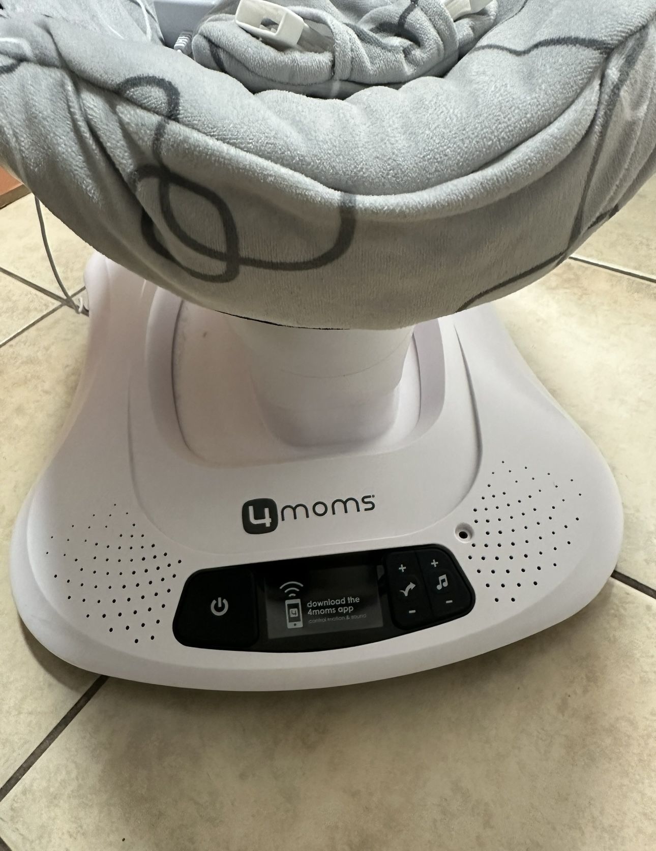 4 Moms Swing With Infant Insert