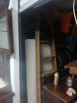 10 ft wooden ladder good cond