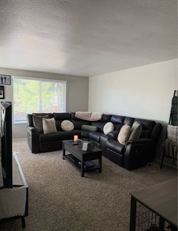 Lift top coffee table