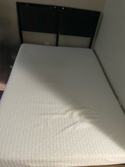Full size bed w/mattress