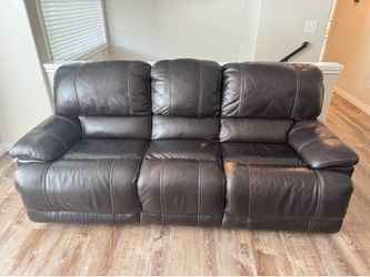 FREE !! Brown recliner couch. Needs to be picked up today (7/18).