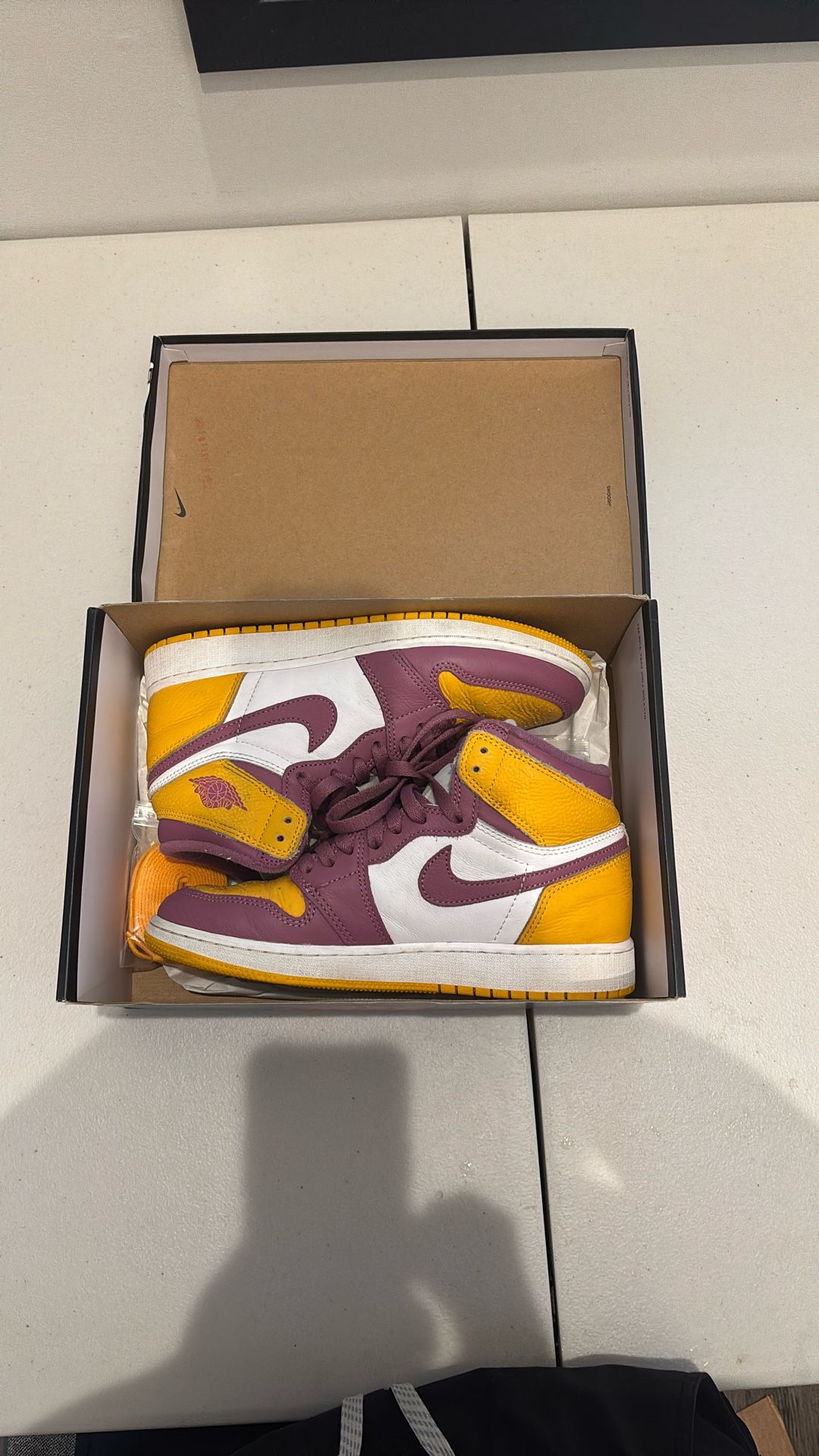 Air Jordan 1 Retro High OG GS ‘Brotherhood’ Size 6Y, 7.5 Women’s 