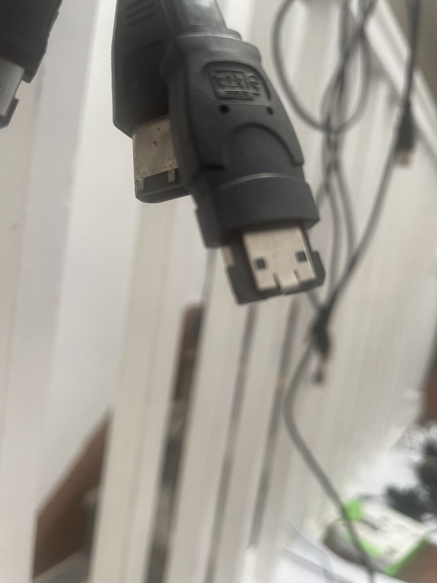 5 FireWire 400 cables (IEEE 1394a)