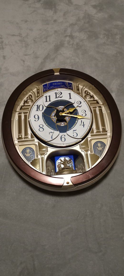 The Original Seiko Golden Pillar Melody In Motion Clock