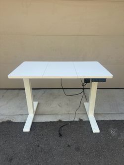 Computer table