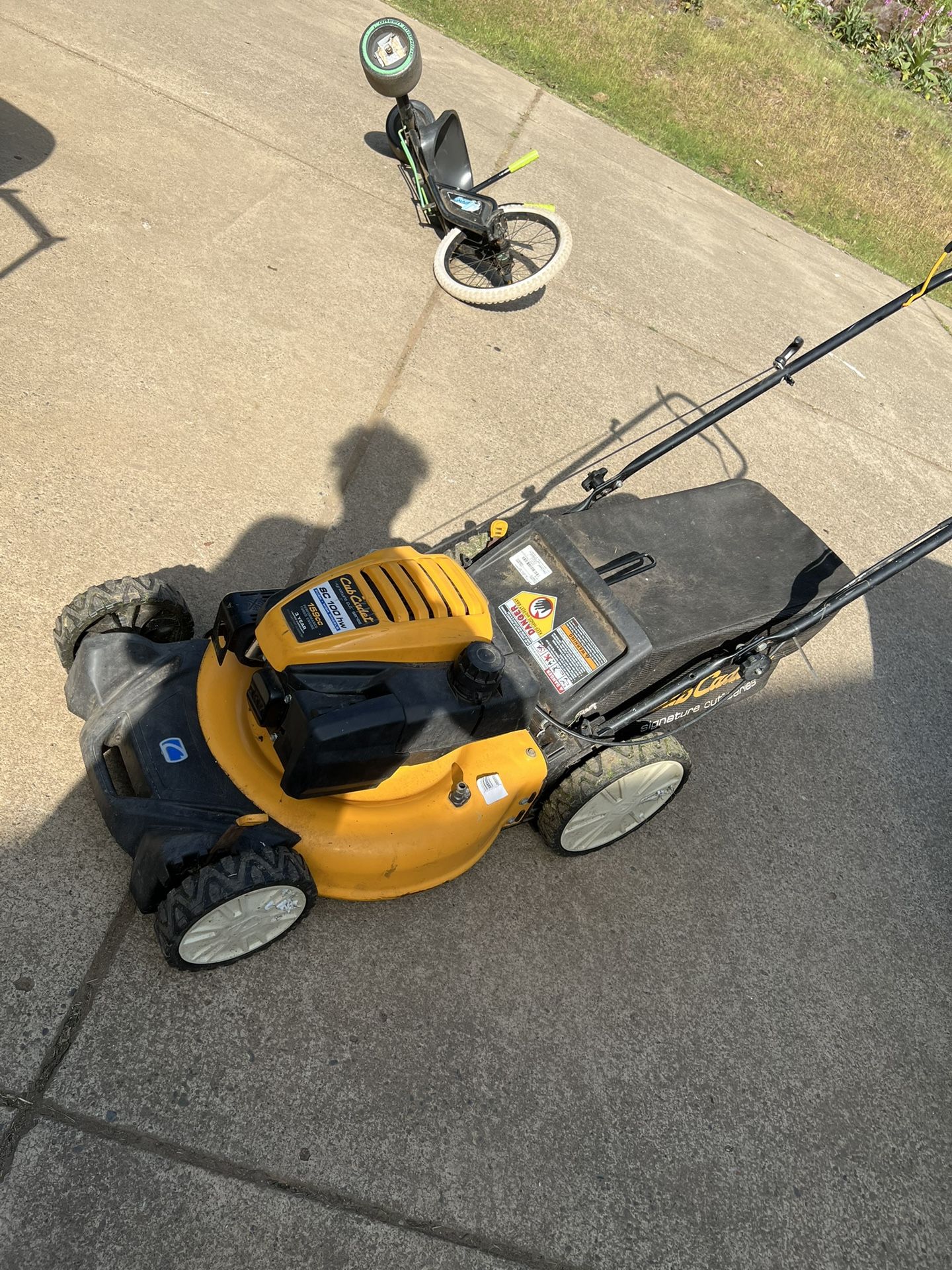 Cub Cadet Lawn Mower 