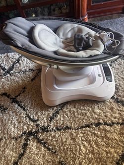 4Moms  baby swing