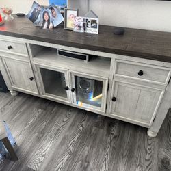 Ashley’s Tv Stand 