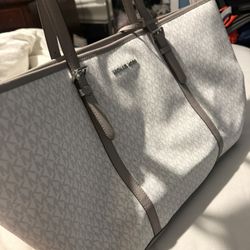 Michael Kors White Duffle Bag 