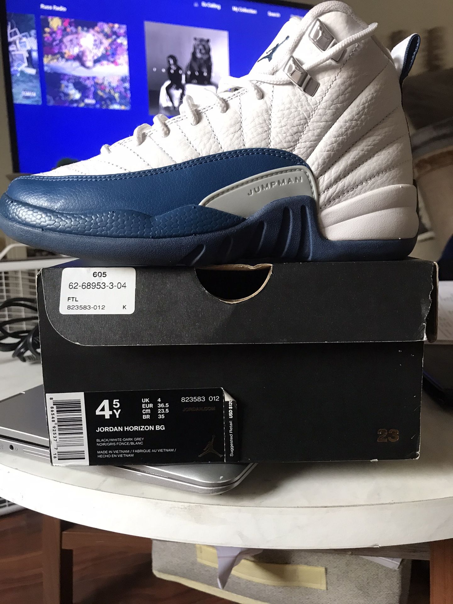 JORDAN 12 RETROS