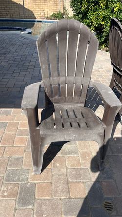 4 Brown Plastic Adirondack-Style Outdoor Chair