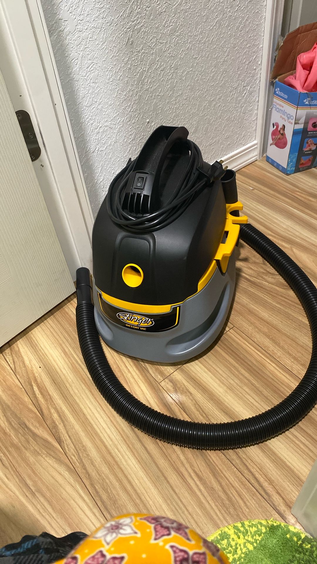 2.5 Gallon Wet/Dry Vacuum