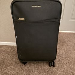 Michael Kors Carry On
