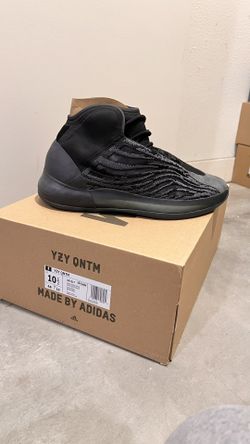 YEEZY QNTM