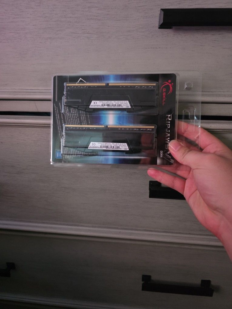 DDR4 RAM G.SKILL RIPJAW 32gb (2x16gb) 3200 Speed