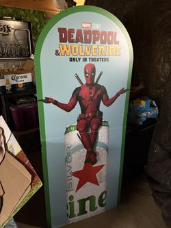Deadpool & Wolverine heineken standee 