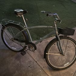 Huffy beach cruiser with basket