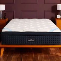 The DreamCloud Premier Mattress, King, Like New Condition