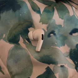 Left AirPod Pro 