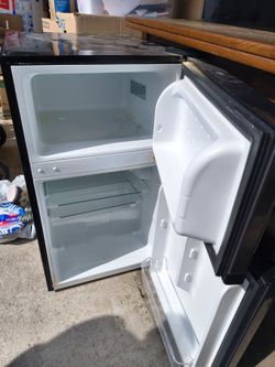 Mini fridge