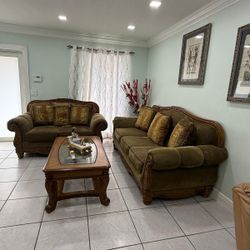 6 Piece  Solid Wood Living Room Sofa Set – Excellent Condition