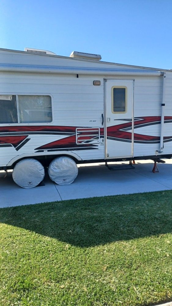 2008 Regen Toy Hauler FX18