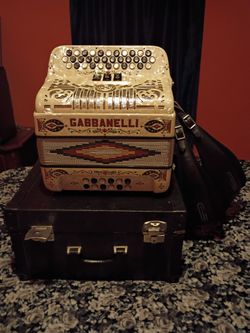 Acordeon Gabbanelli 3 registros de FA