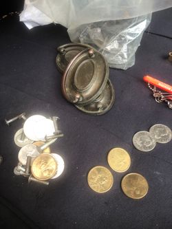 GOLD COINS !!! 5 GOLD COINS !!! COLLECTORS ATTENTION !!! 5 GOLD COLORED DOLLAR COINS !!!