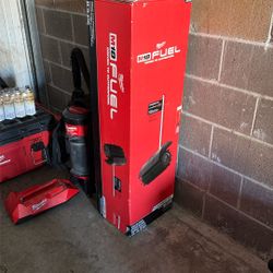 Milwaukee M18 Fuel Quik-Loc Rubber Broom Attachment 