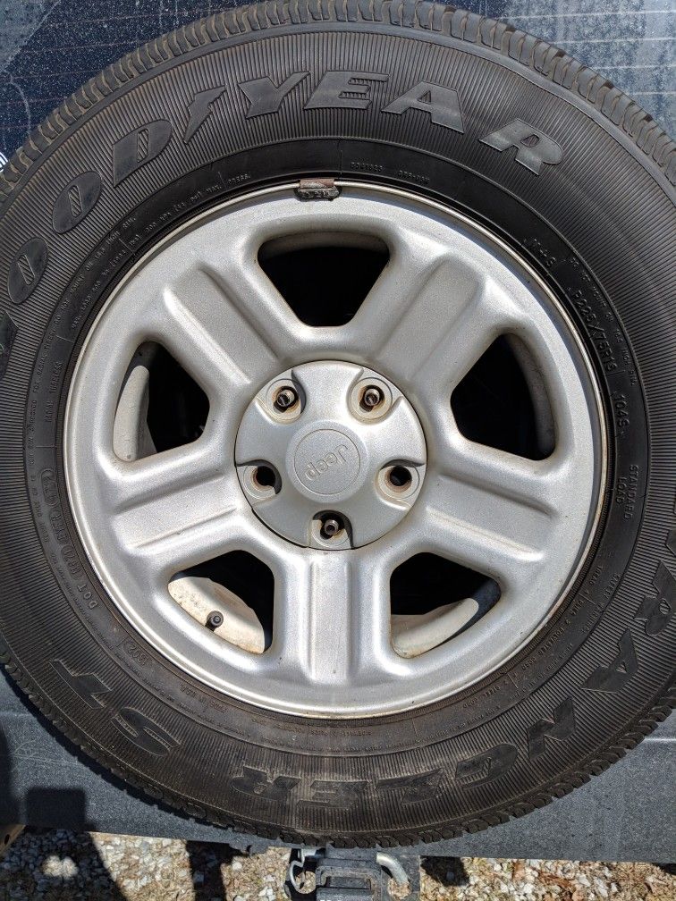 07 jeep wrangler spare tire