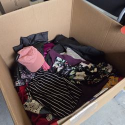 Tons Of Clothes Many New With Tags Women's Kids All Types Low Prices 