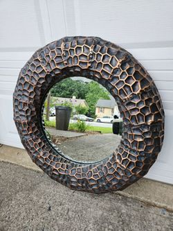 Round mirror 30" Metal Frame