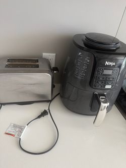 Air fryer and toaster