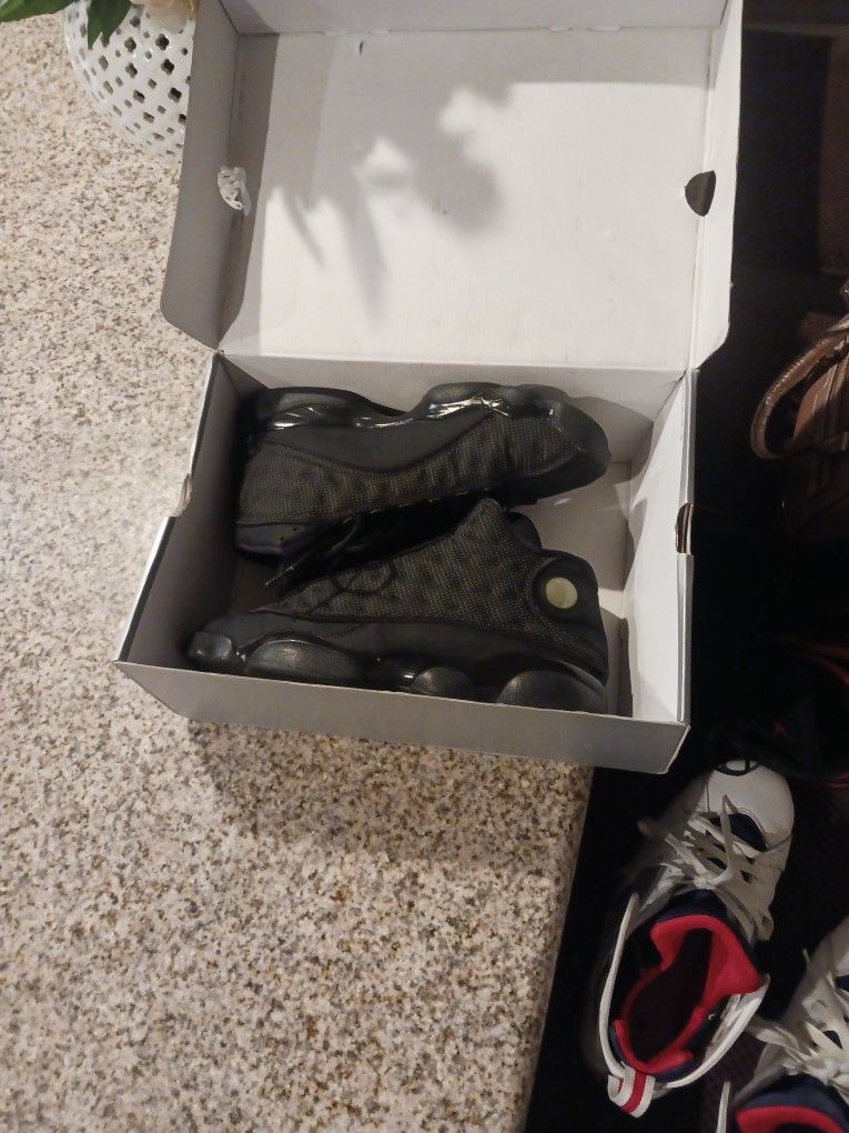 Jordan 13s Size 9.5 Black Cats Authentic