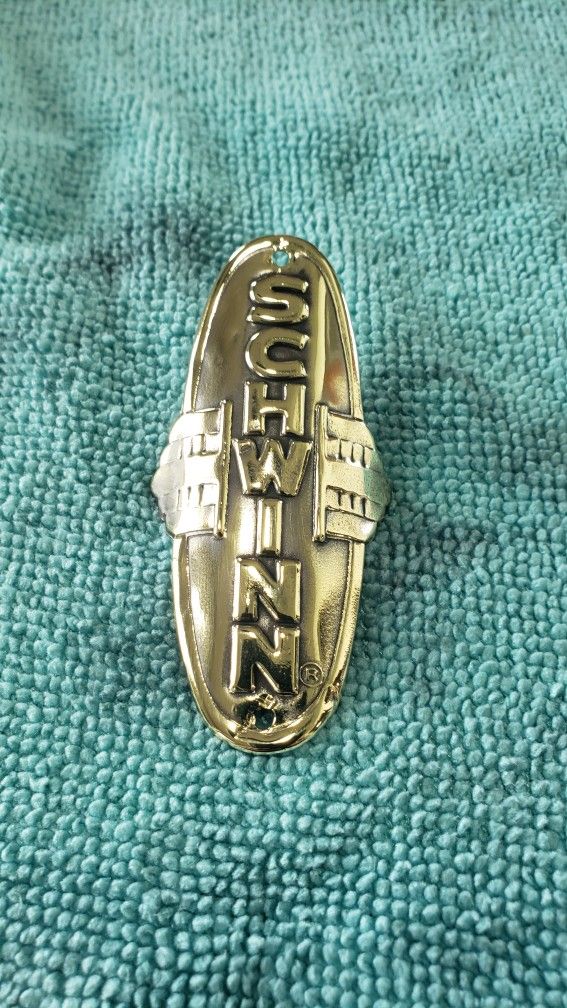 Schwinn head badge with wings