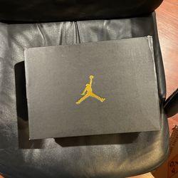 Mystic Navy Jordan Mid Size 11