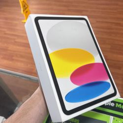 iPad 10th Generation 64GB WiFi Only Silver Open Box ready To Go 