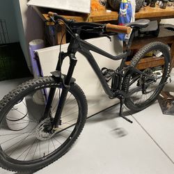 2021 Giant Stance Medium