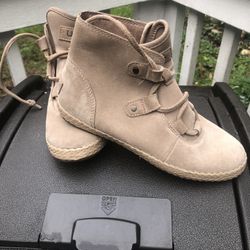 UGG booties sz 7