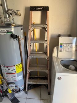 Aluminum Husky 6ft ladder