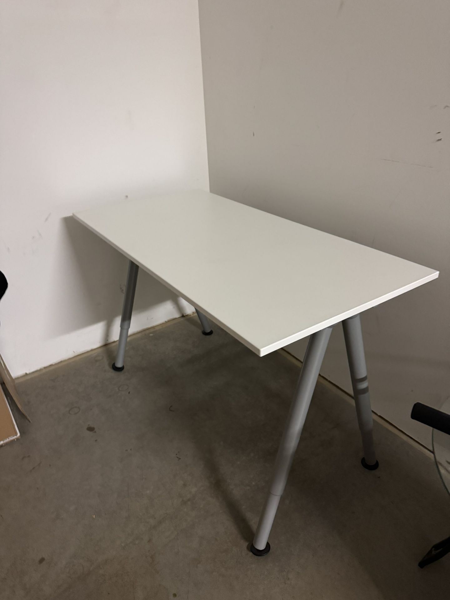 Whit Desk
