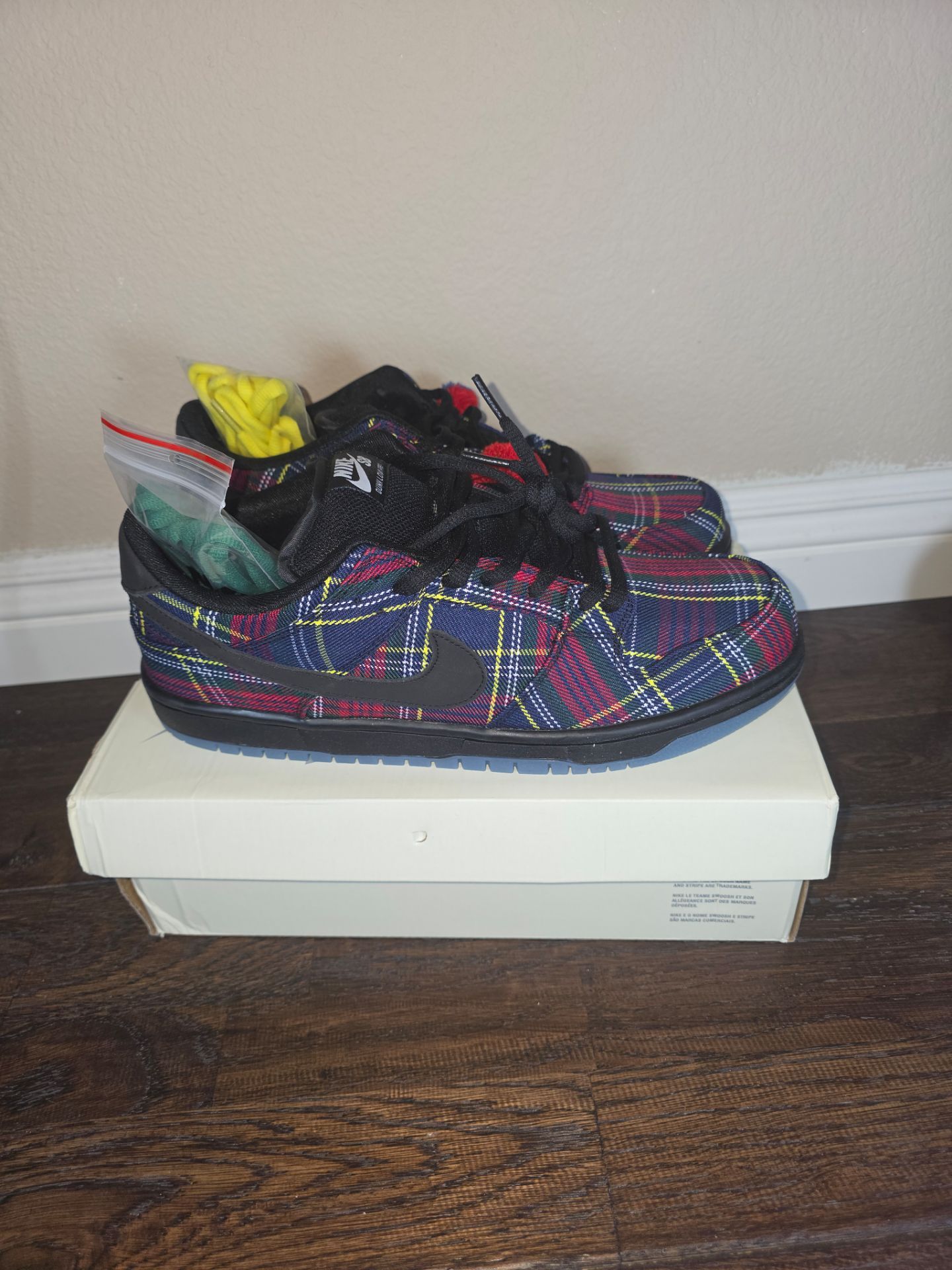 Brand New Nike SB Dunk Low Nardwuar Size 11