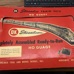 Vintage Streamliners Vintage Train Set with Cars and Track