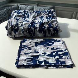 Twin Size Comforter & Pillow Sham