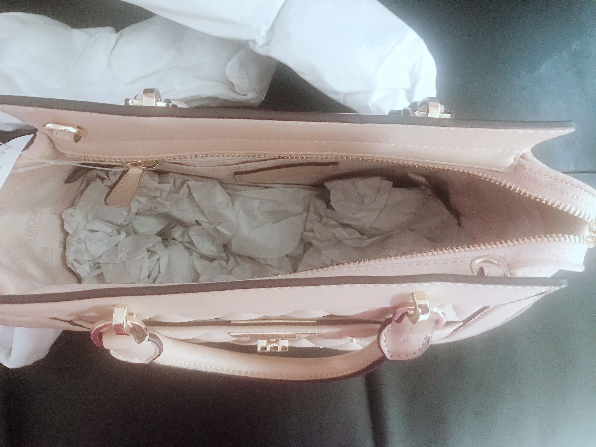 Micheal kors messenger bag