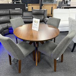 Dining Table Set. 🚚WE DELIVER🚚