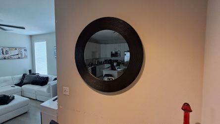 🖤 Modern Black Round Wall Mirror – 36" Diameter – Retail $500 – Only $75 🖤
