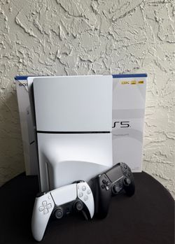 PS5 Slim Disc Version 1TB- Like New